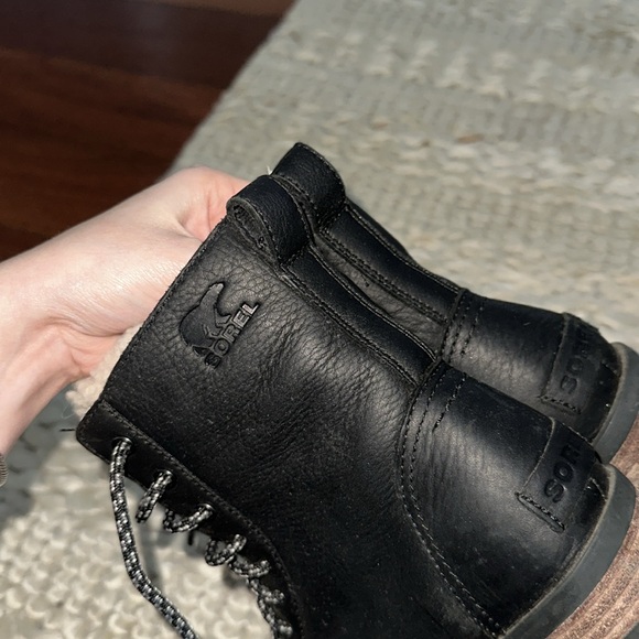 Sorel 7.5 black Leather boots - Picture 5 of 7